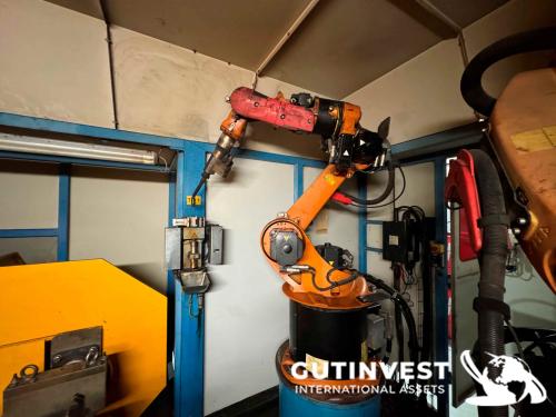 Célula robotizada de soldadura en arco con dos robots