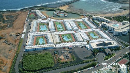 Tourist resort of 132 apartments - 4 stars in Lanzarote