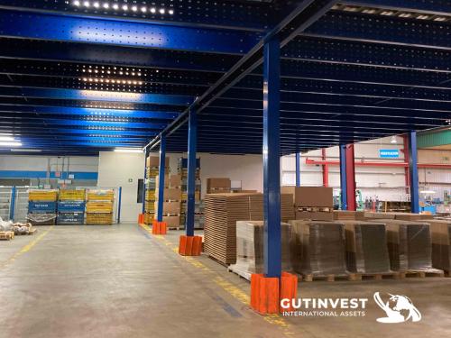 Altillo metálico - 400m2