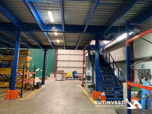 Altillo metálico - 400m2