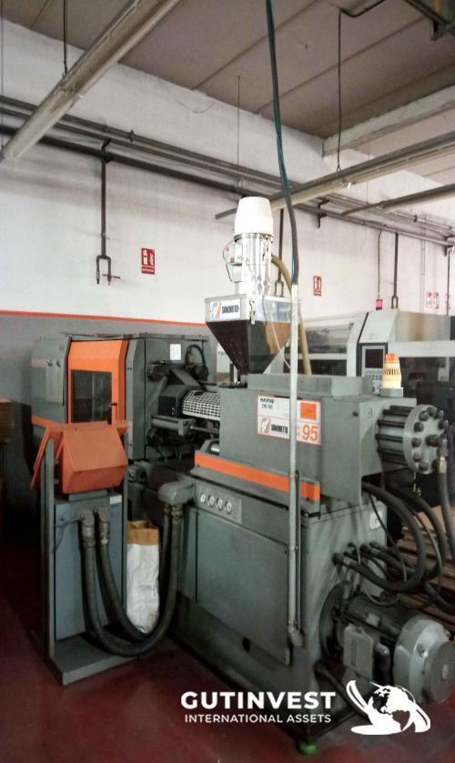 Injection Moulding Machine - 95Tn