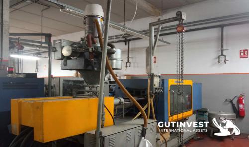 Injection Moulding Machine - 130Tn