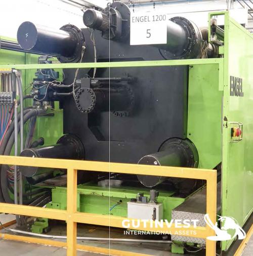 1200Tn plastic injection molding machine + robot