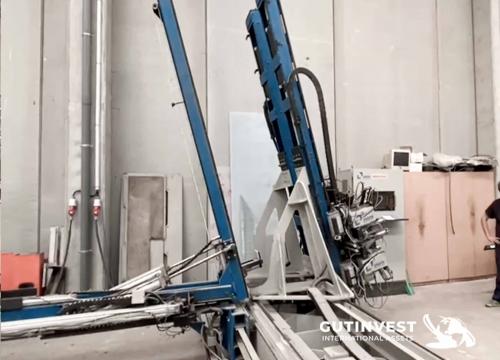 Soldadura vertical CNC 4 brazos y limpiadora marcos Alu
