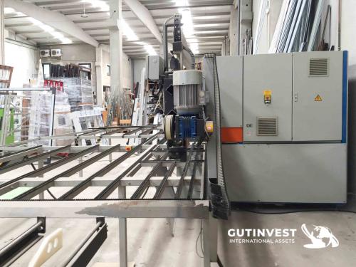 CNC 4 axis vertical welding and corner cleaning machine
