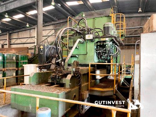 Pressing and wrapping line of cardboard or plastic bales