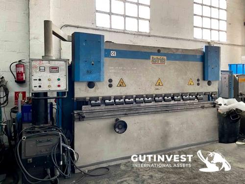 Metal shear