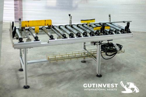Motorized roller table (1700 x 460 mm)