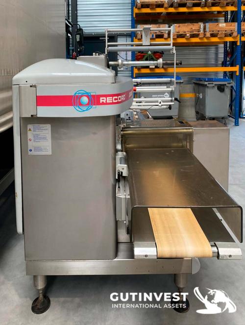 Horizontal flow pack bagging machine (HFFS)