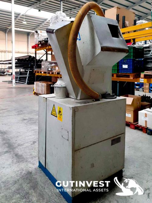 Horizontal cutting granulator