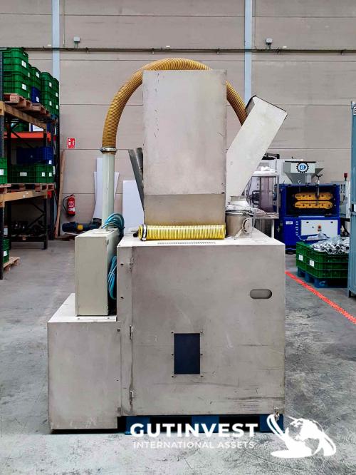 Horizontal cutting granulator