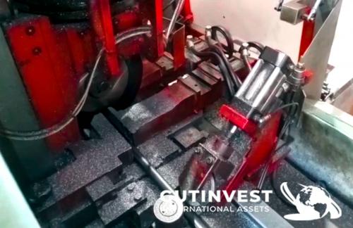 Automatic sawing machine for metal tubes and bars