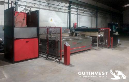 Waterjet cutting machine 