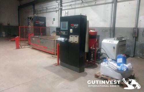Waterjet cutting machine 