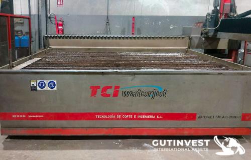 Waterjet cutting machine 