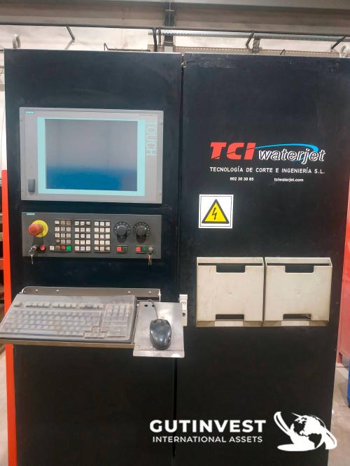 Waterjet cutting machine 