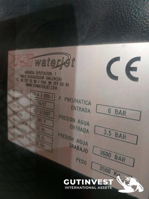 Waterjet cutting machine 