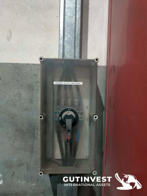 Waterjet cutting machine 