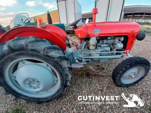 Agricultural tractor