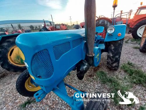 Agricultural tractor