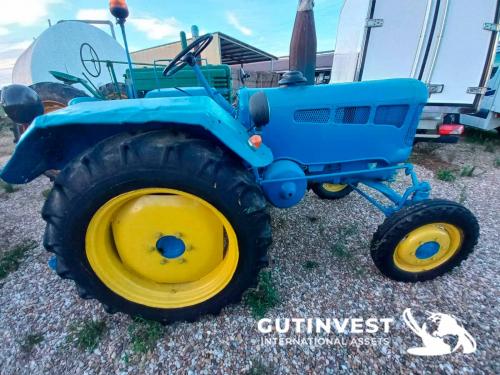 Agricultural tractor
