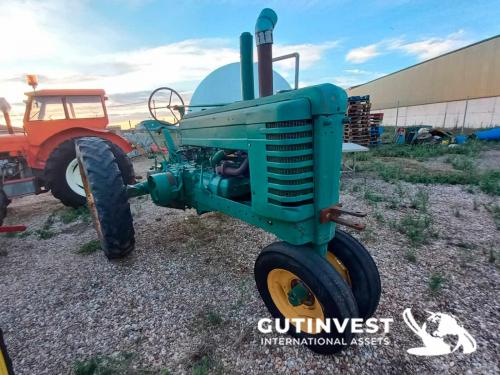 Agricultural tractor