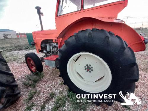 Agricultural tractor