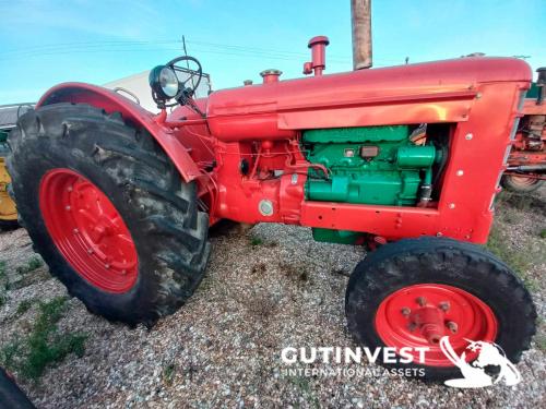 Tractor agricola