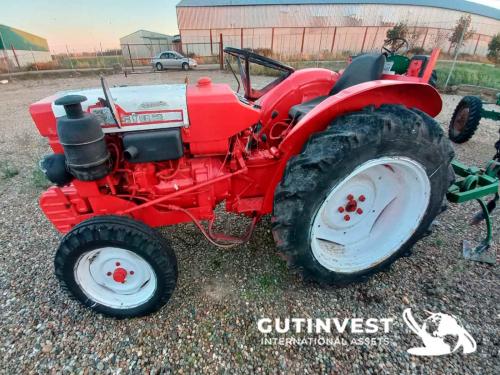 Agricultural tractor