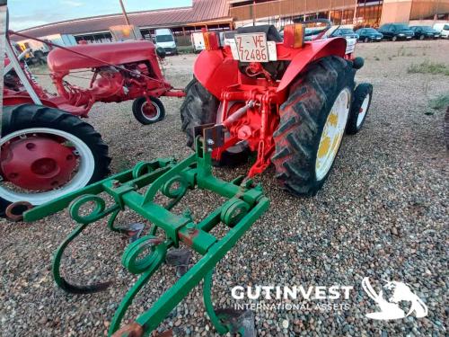 Agricultural tractor