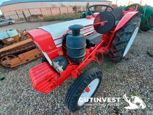 Agricultural tractor