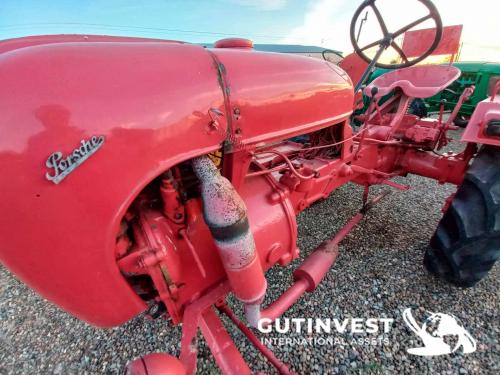 Agricultural tractor