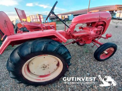 Agricultural tractor