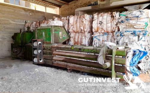 Hydraulic horizontal bale compactor press