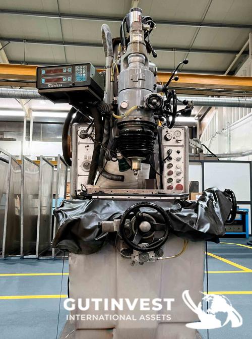 Vertical grinding machine