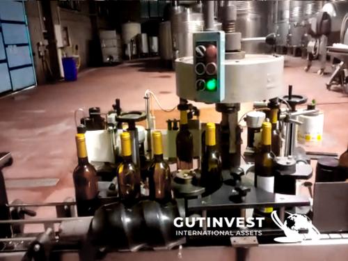 Complete wine bottling line of 1800 bottles/hour