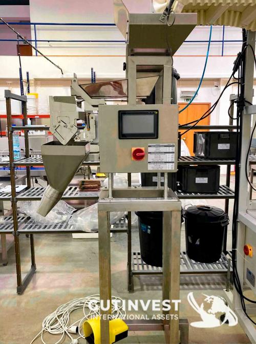 Semi-automatic vertical packaging and filling line