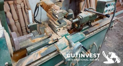Lathe for woodworking