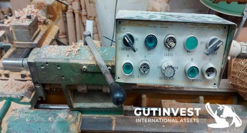 Lathe for woodworking