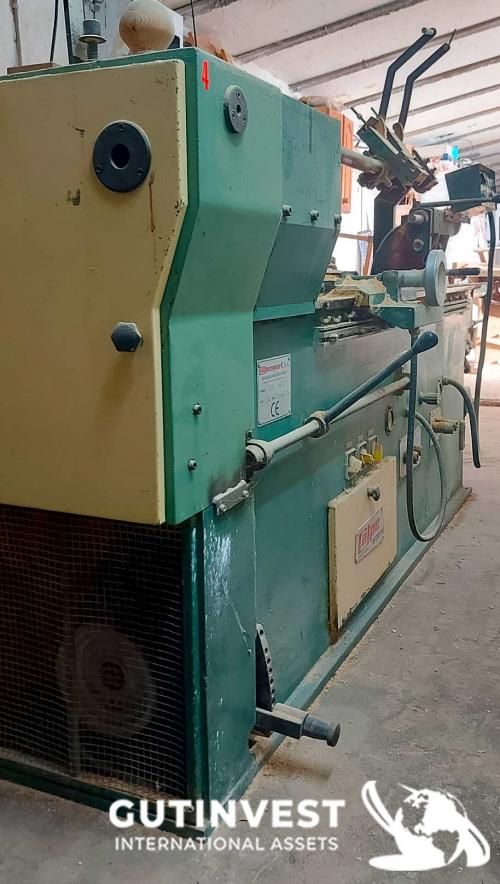 Lathe for woodworking