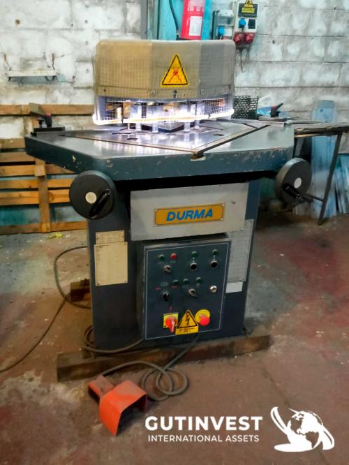 Notching machine