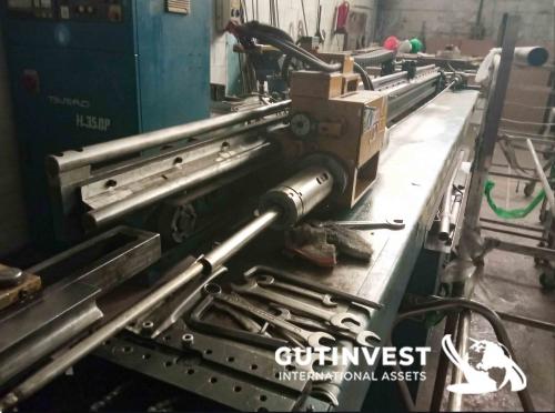 Tube bending machine