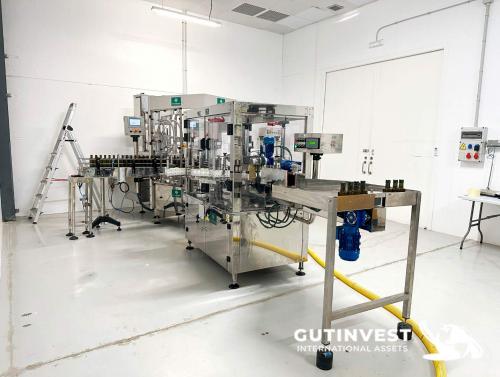 Complete lot of machinery for olive oil packaging