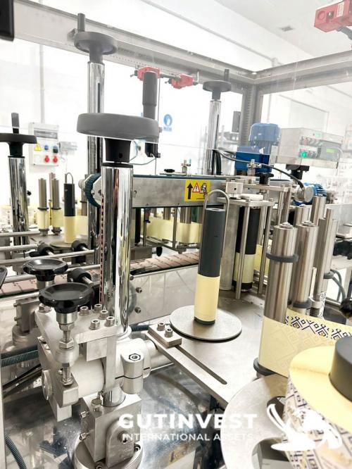 Complete lot of machinery for olive oil packaging