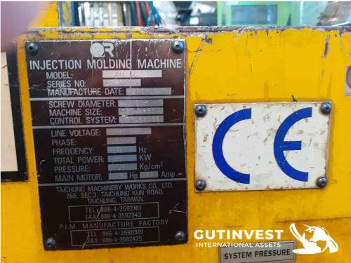 Plastic injection molding machine - 550Tn