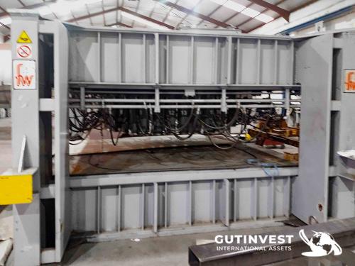 Hydraulic press for hydroforming 
