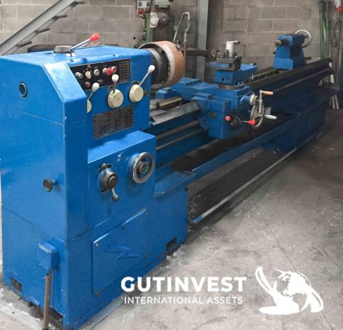 Lathe for metal