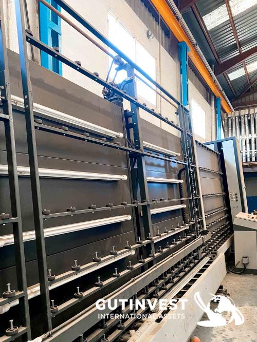 Complete line for the production of insulating glass