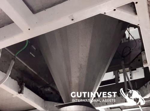 Vertical packaging machine with multihead weigther 10-heads.