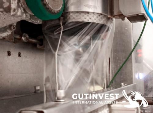 Vertical packaging machine with multihead weigther 10-heads.